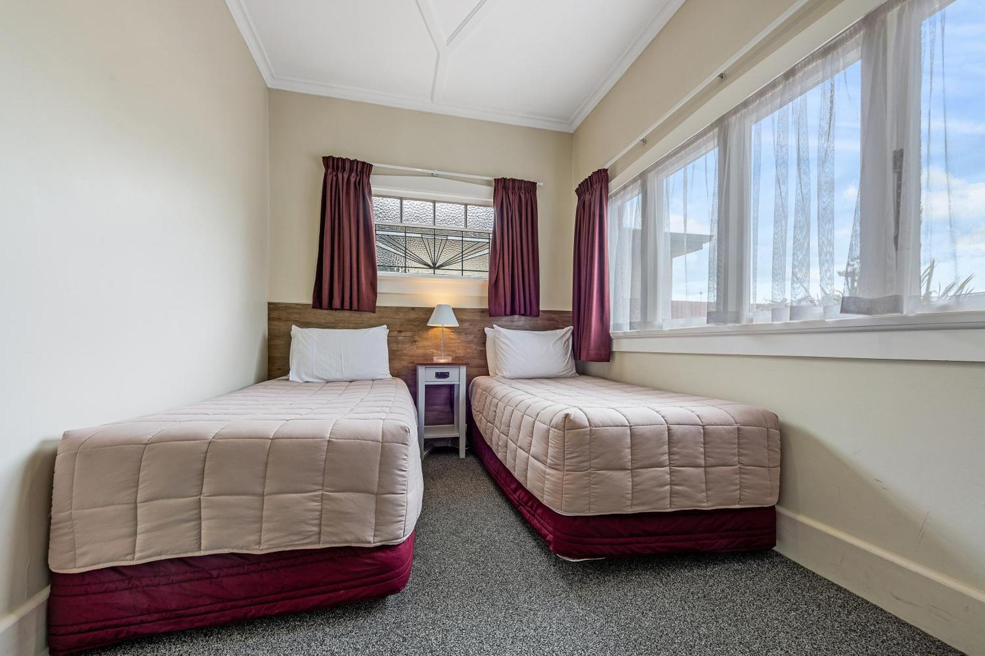 Tower Lodge Motel Invercargill Extérieur photo