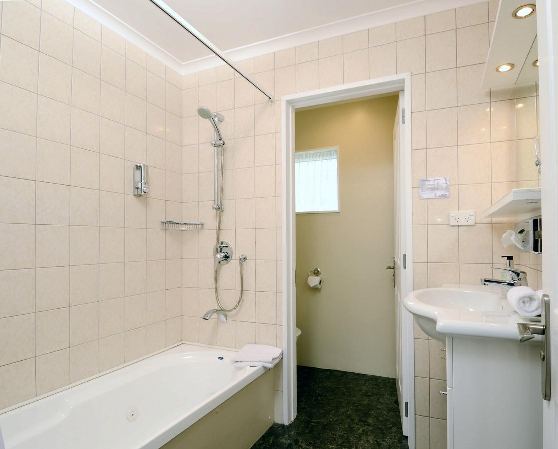 Tower Lodge Motel Invercargill Extérieur photo