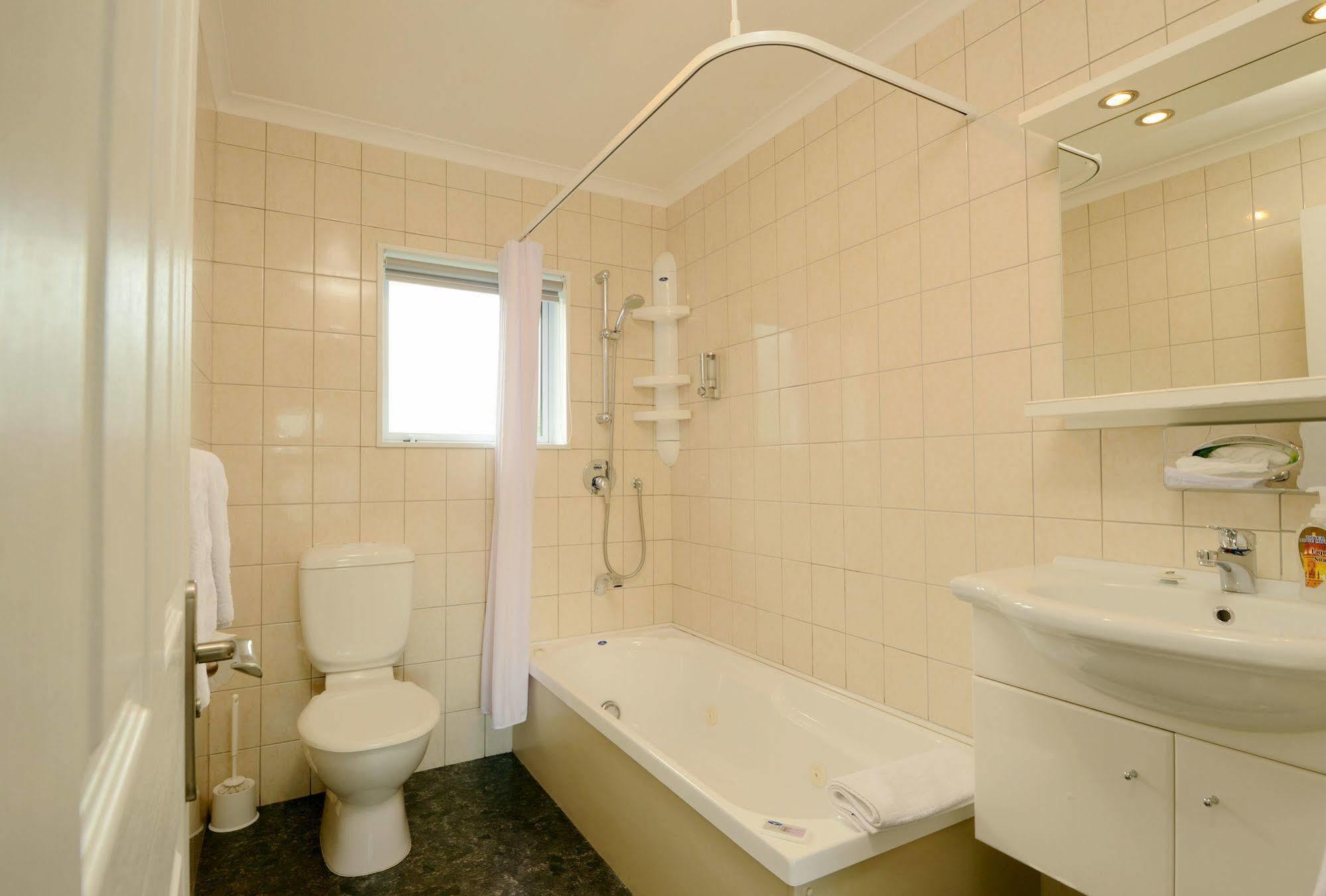Tower Lodge Motel Invercargill Extérieur photo
