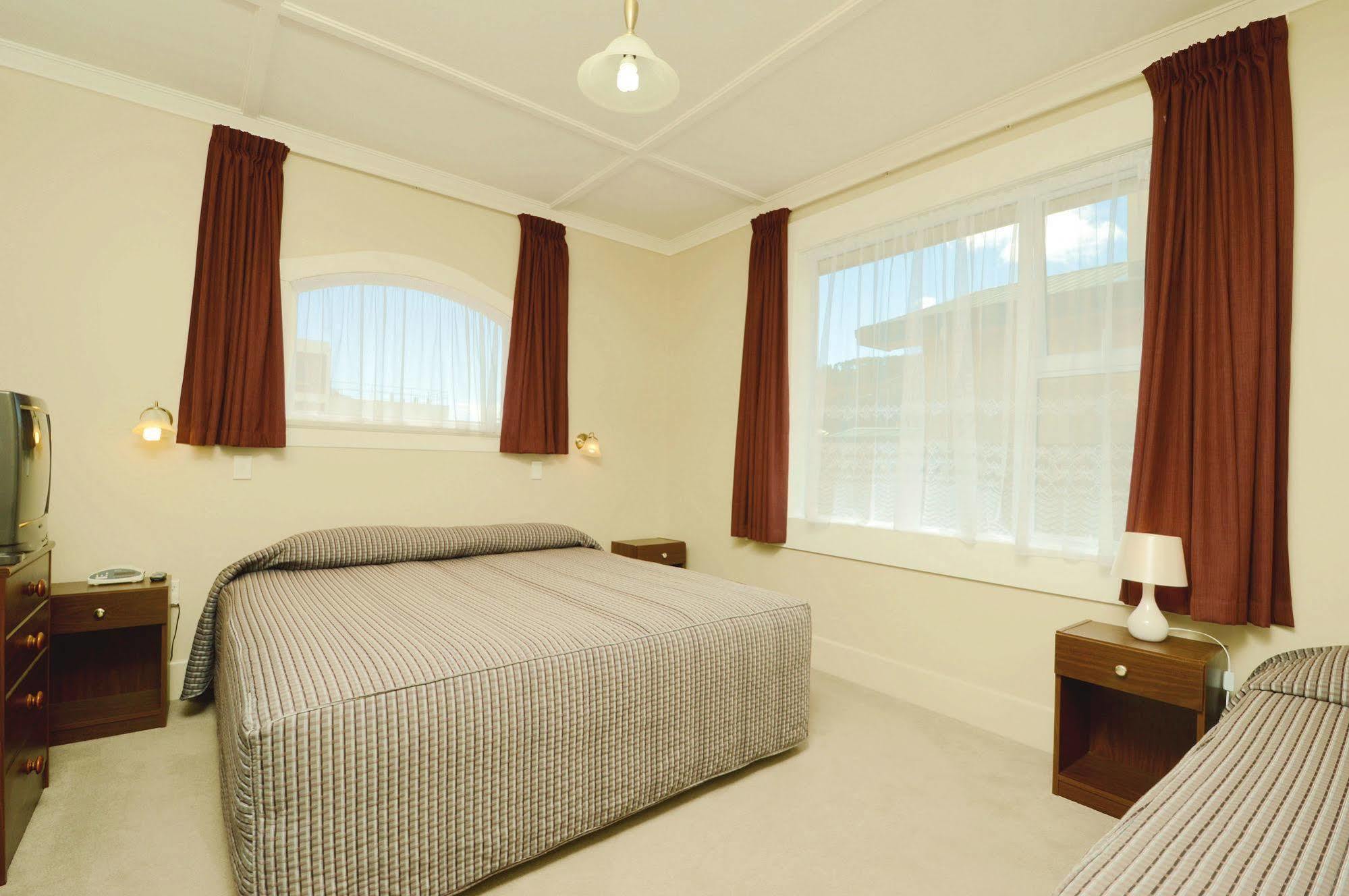 Tower Lodge Motel Invercargill Extérieur photo