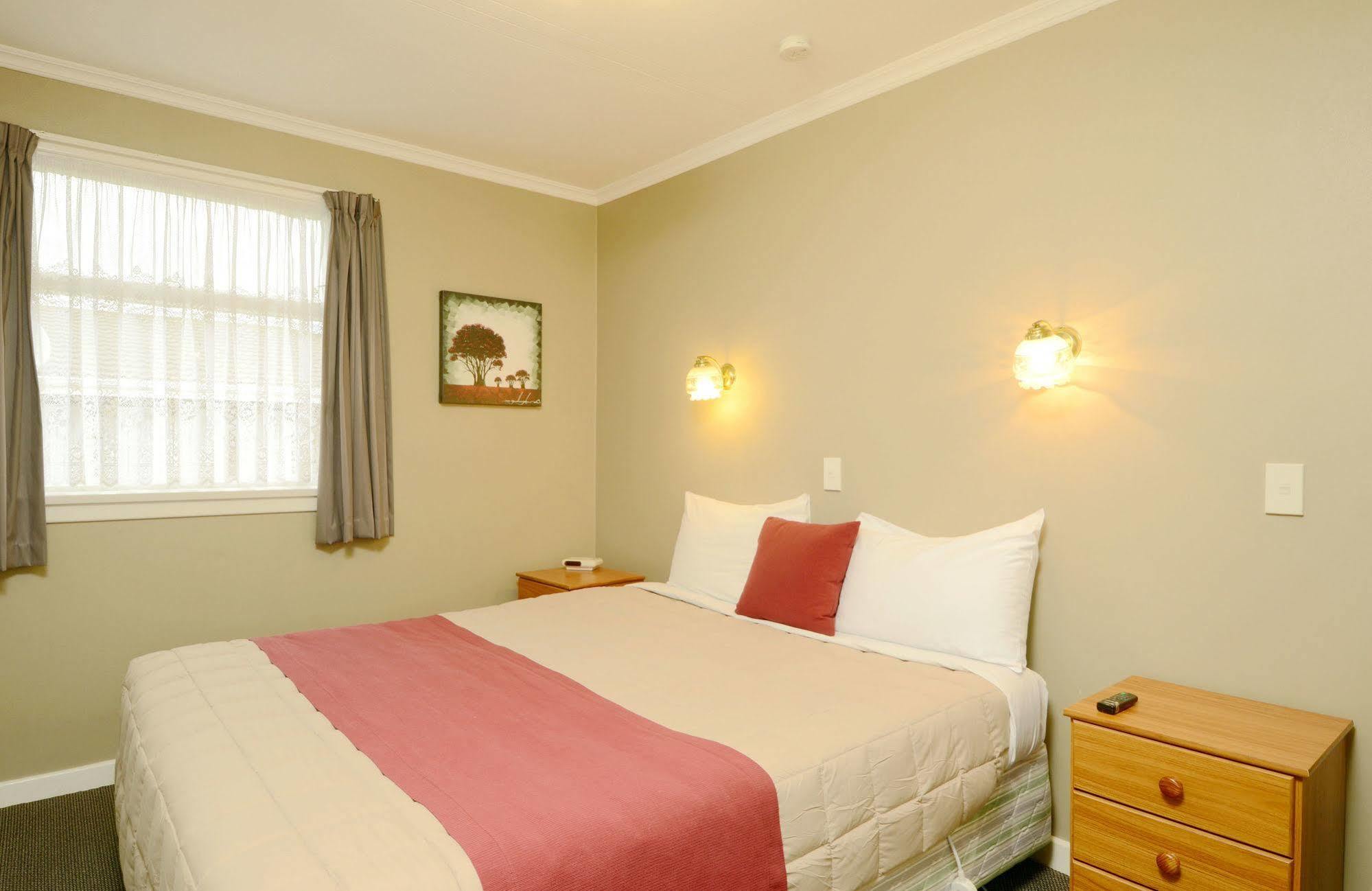 Tower Lodge Motel Invercargill Extérieur photo