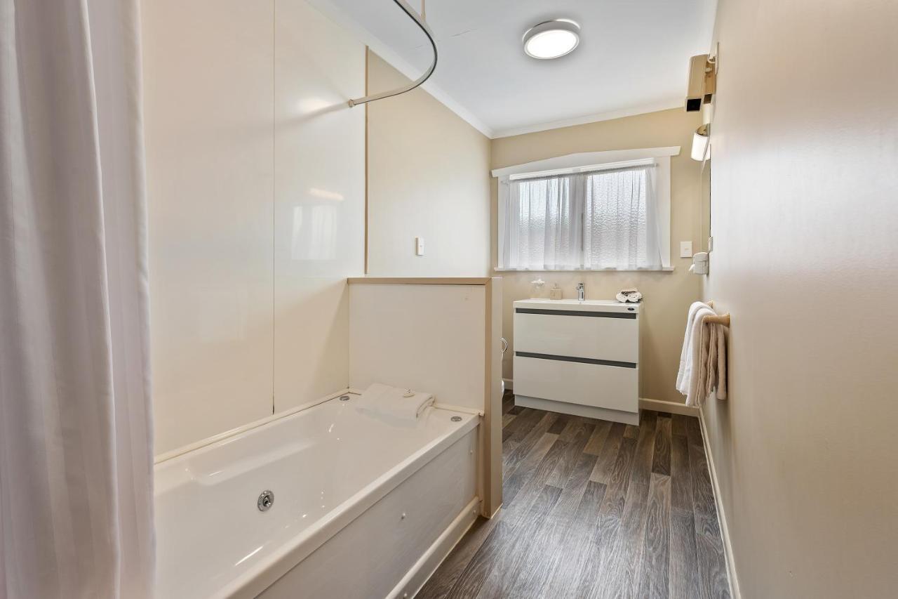 Tower Lodge Motel Invercargill Extérieur photo